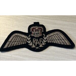 VINTAGE RAF ROYAL AIR FORCE PILOTS CLOTH WING BADGE PATCH BROWN WREATH